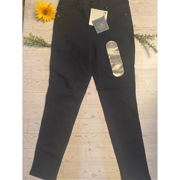 A3 Denim Women’s Dark Wash Jeans NWT Classic Straight Fit - Picture 5 of 7